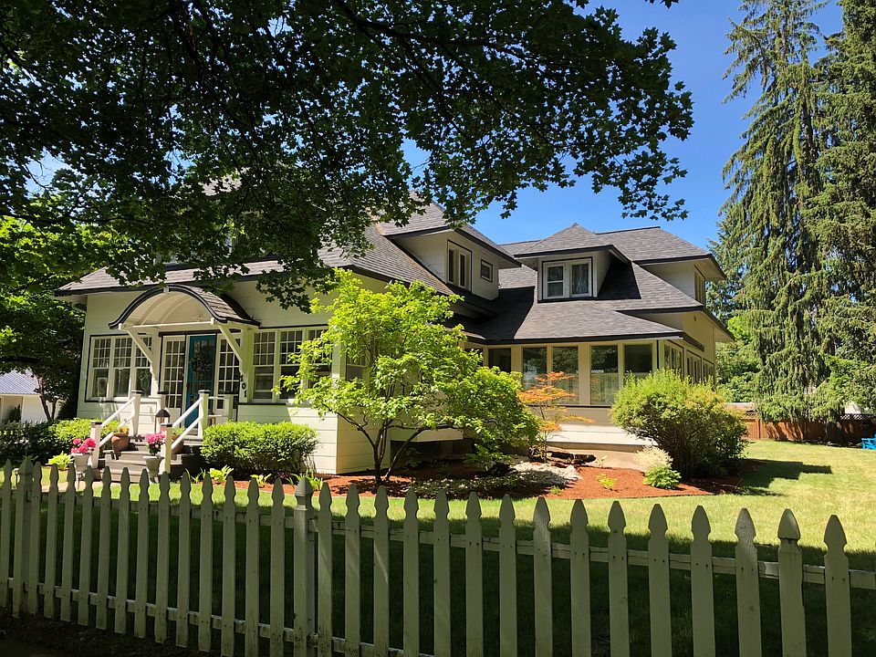 View of front and side lot