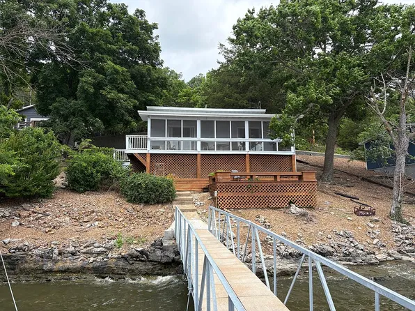 16 Goodwood Rd, Rocky Mount, MO 65072