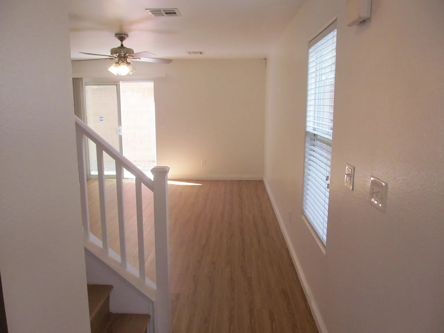 3 bed, 2.5 bath, 1510 sqft, $1,800 — Photo 4