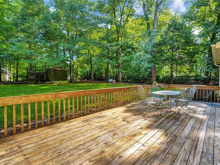 295 Oakmere Dr — Photo 28