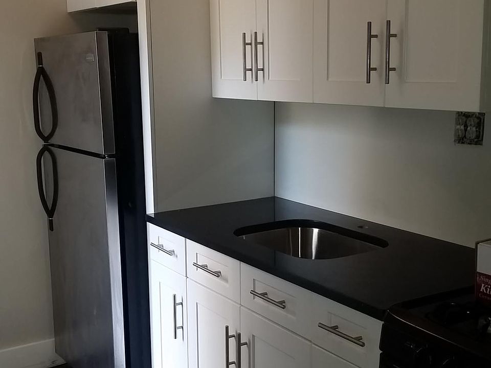 1st image of 1062 Bergen St Ste 2