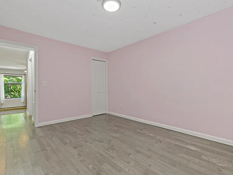343 N Greeley Ave — Photo 18