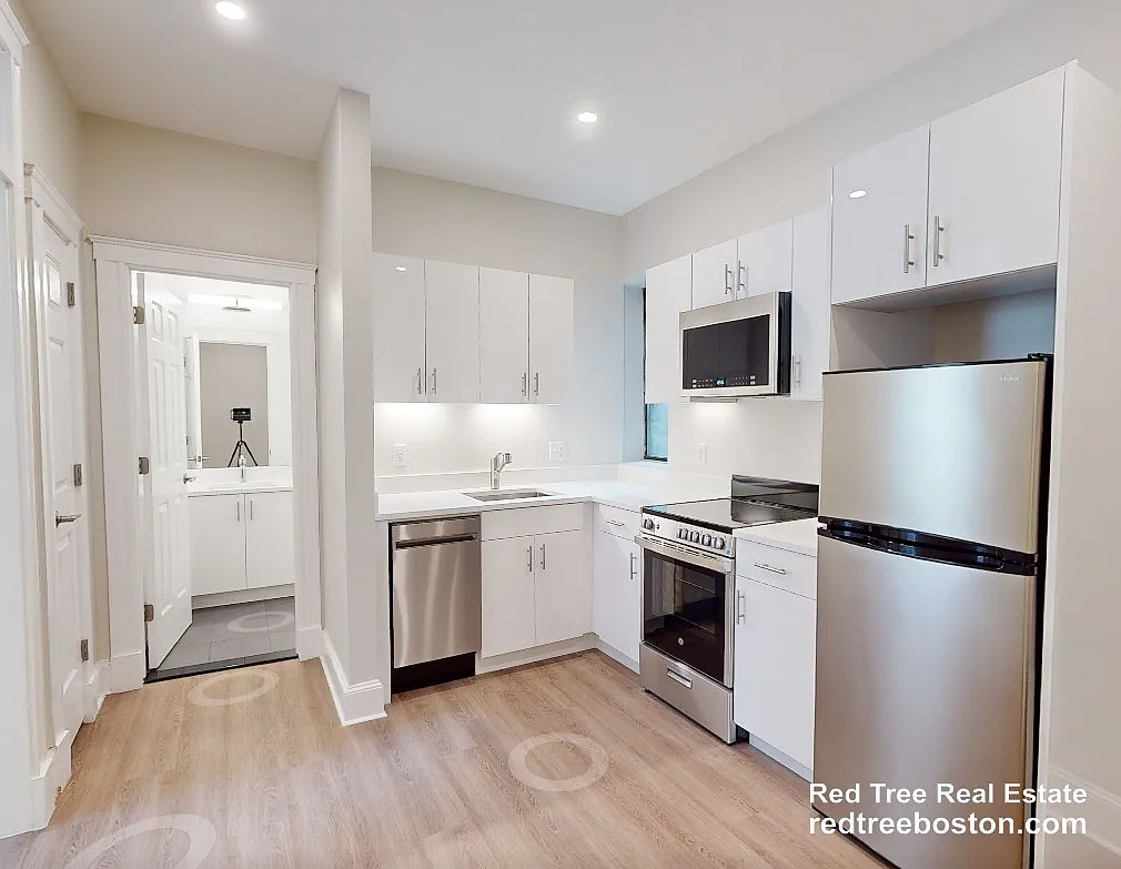 Building Photo - 833 Beacon St #206