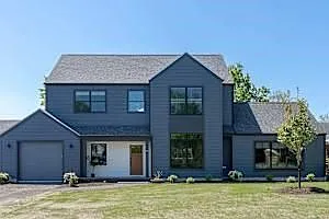 557 Bristol Ferry Rd #B — Photo 1