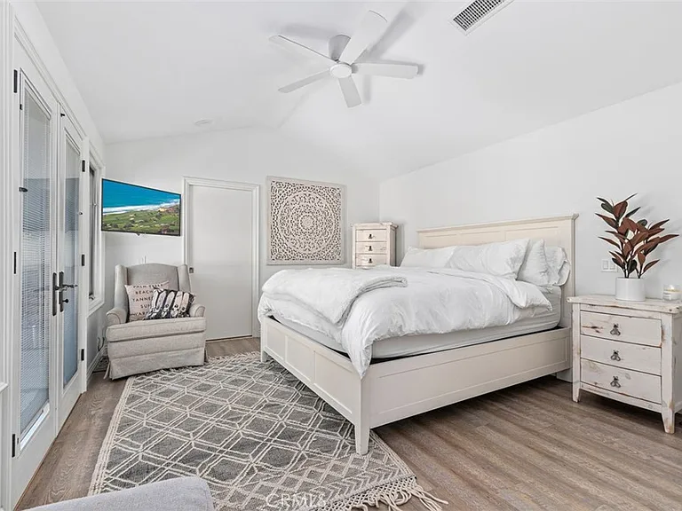 600 Cliff Dr — Photo 33
