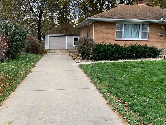 3rd image of 320 E Kimball Ave