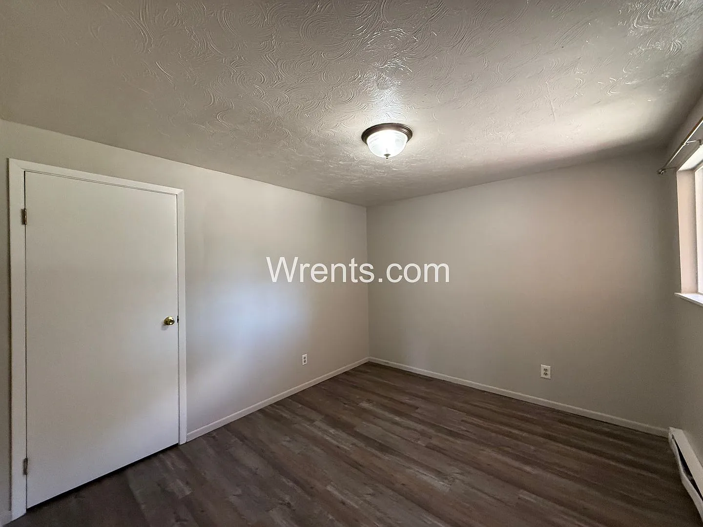 2909-2911 E Rockwell — Photo 2