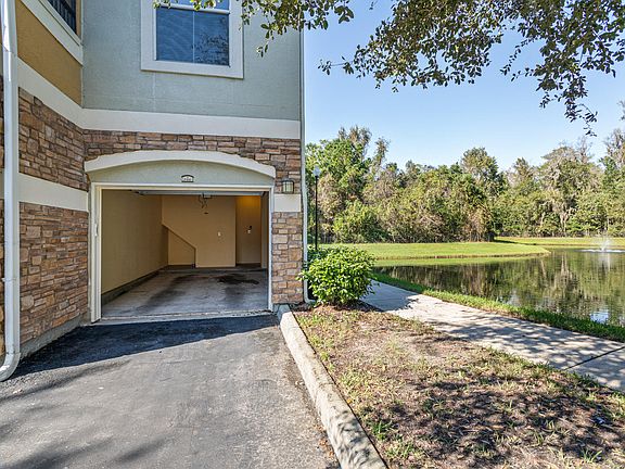 4th image of 8539 GATE Parkway #427
