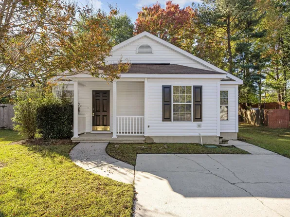 104 Lazy Days Ct, Apex, NC 27502