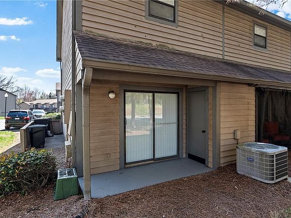 5th image of 380-380 Vista Cir #D