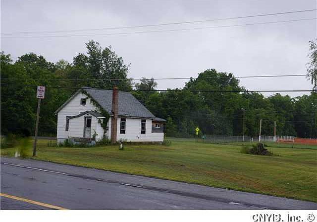 2nd image of 2848 Towpath Rd