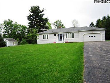 2nd image of 3530 Hawthorne Dr