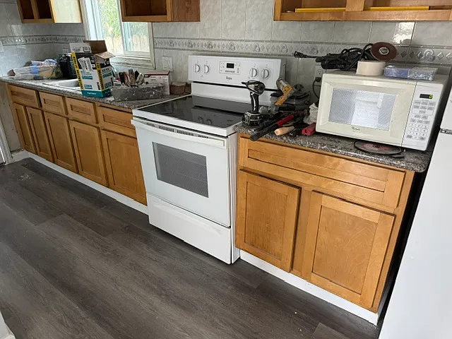 1638 76th Ave — Photo 3