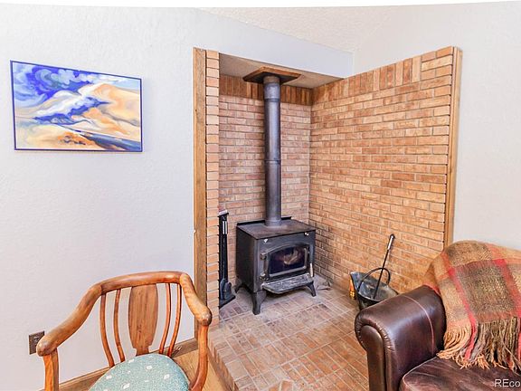 5th image of 1325 Leslie Cir