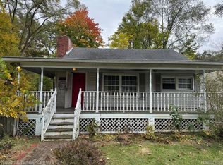 8941 Rushside Dr, Pinckney, MI 48169