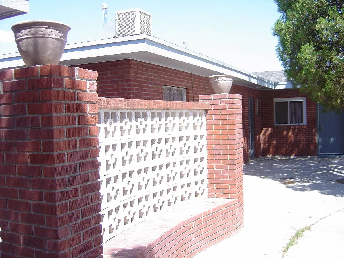 3826 Harrison Ave — Photo 3