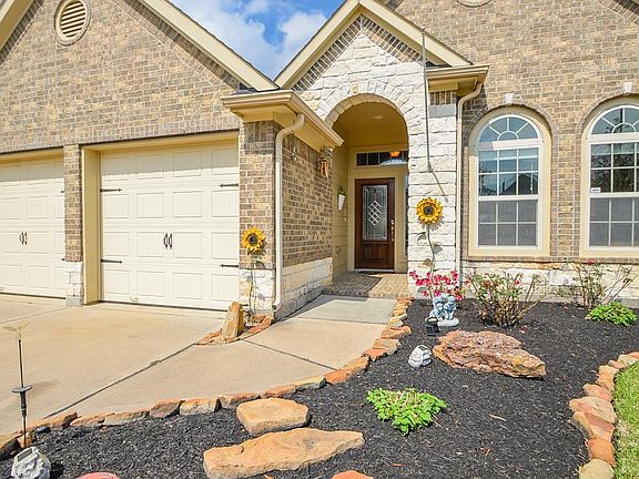 3rd image of 28506 Kinglet Pines Dr