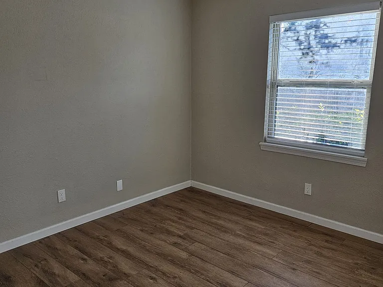 1344 Heidi Dr — Photo 22