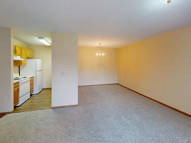 Duck Creek Apartments — Photo 10