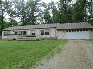 9 Country Club Dr, Bloomfield, IA 52537