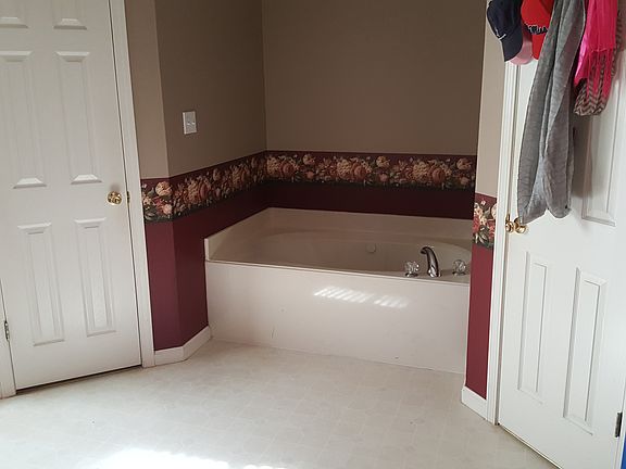 2nd image of 127 Evergreen Dr