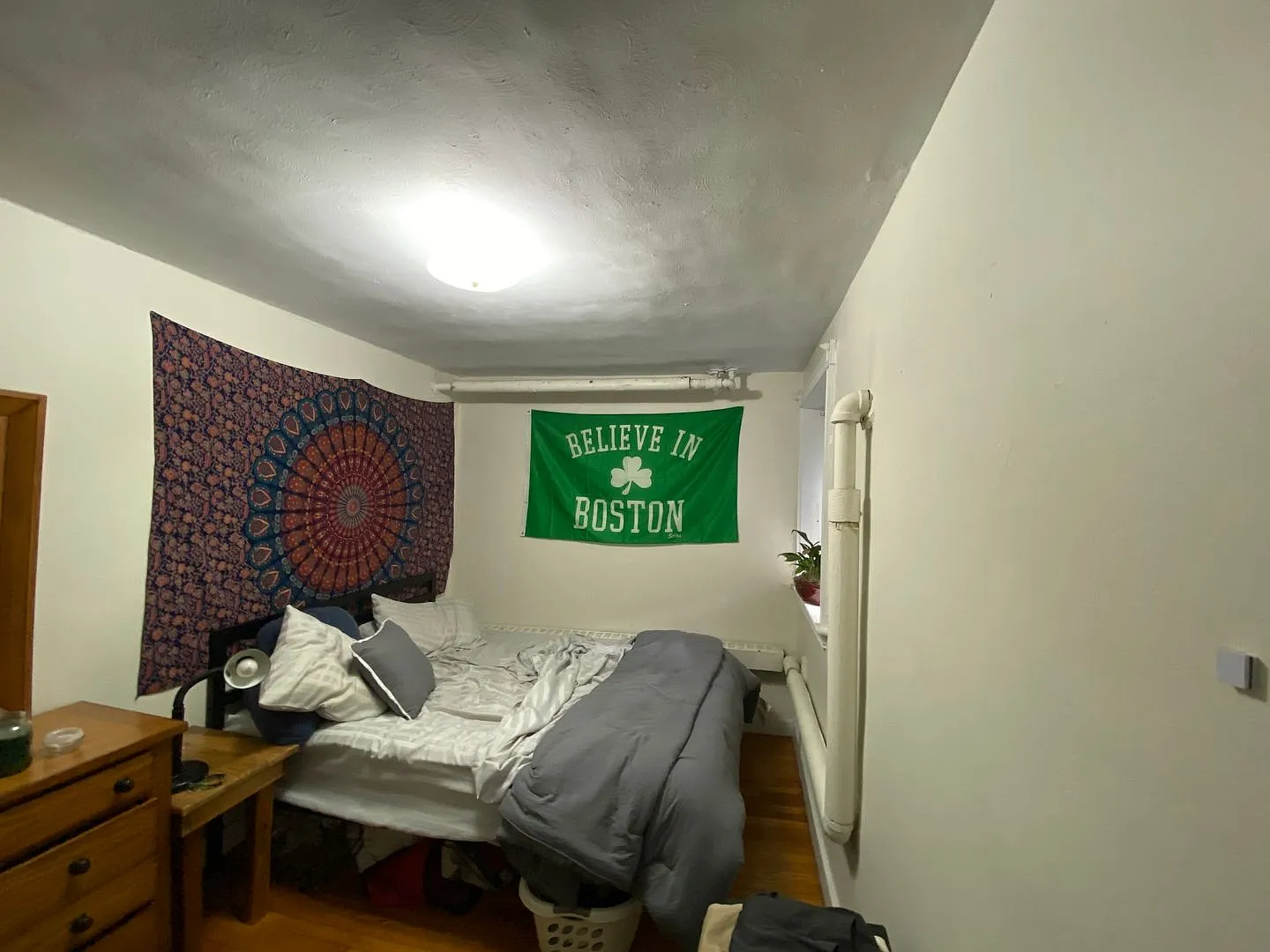 Large ground level 1 bed in a prime location in Brookline! — Photo 2