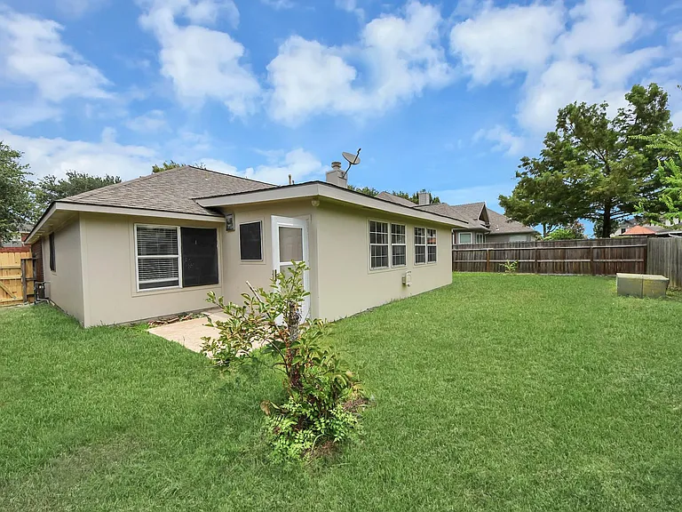 4235 Custer Creek Dr — Photo 4