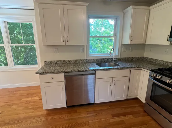 24 Beacon Pl, Somerville, MA