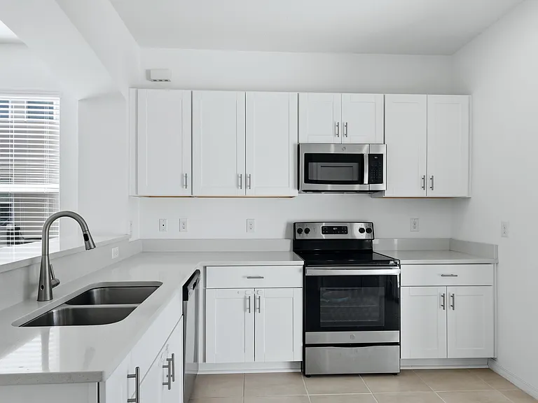 6135 Fairmont Ln — Photo 11