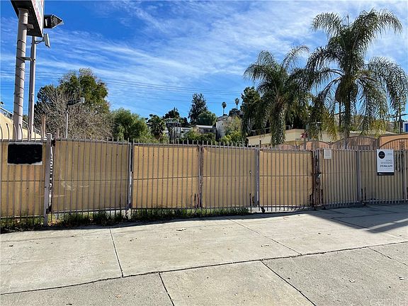 3rd image of 5328 Topanga Canyon Blvd