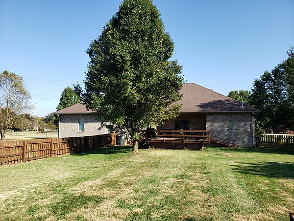 3rd image of 2844 Chatham Ln