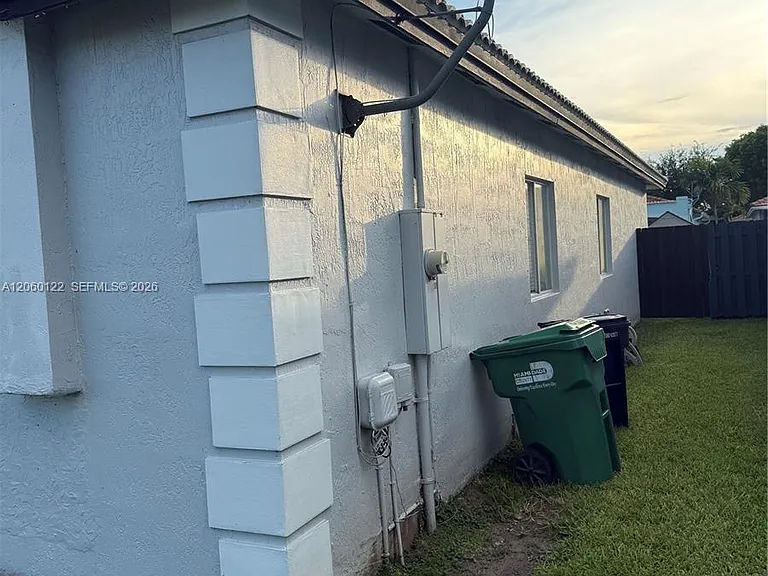 9128 SW 162nd Pl — Photo 3
