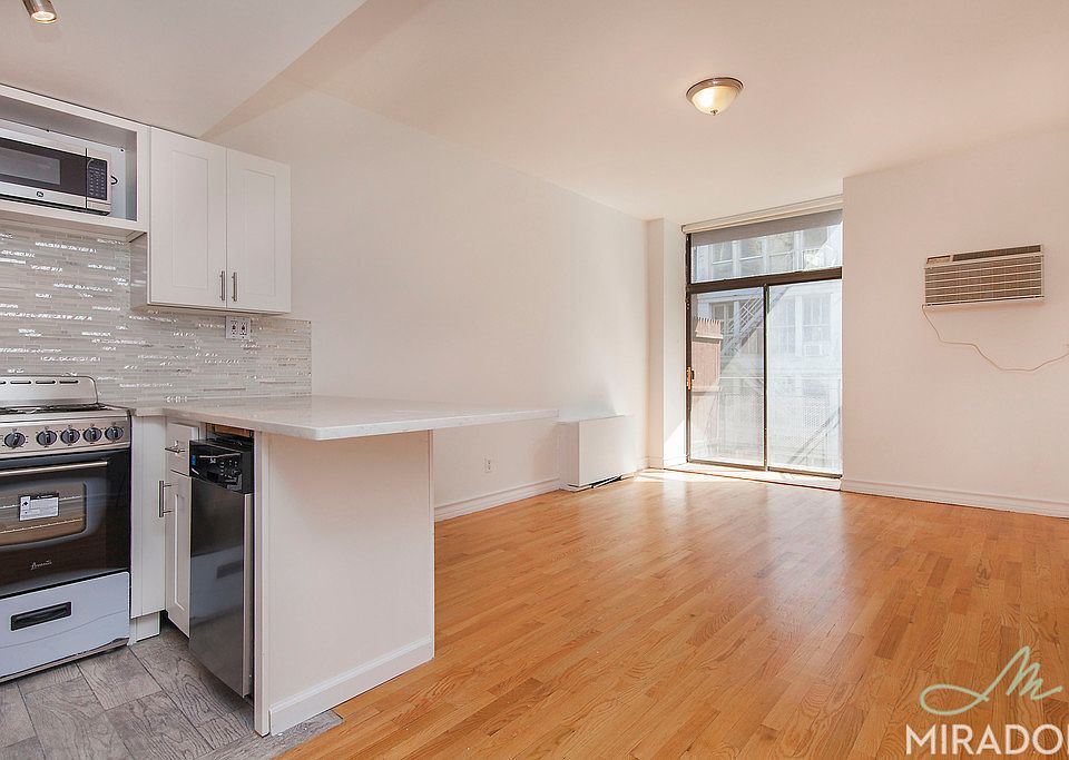 2nd image of 85 E 10th St APT 3O