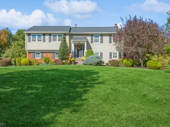 15 Piney Woods Dr, Hillsborough Twp., NJ 08844