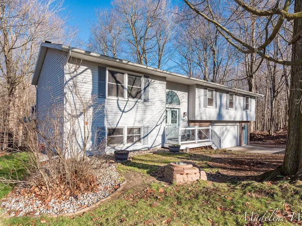 7791 Creekwood Dr SE, Alto, MI 49302