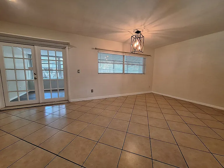 4006 Bayfront Pkwy — Photo 8