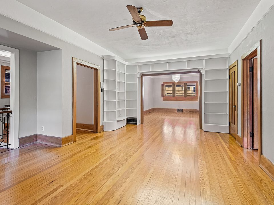 1st image of 1056 W Glenlake Ave #2