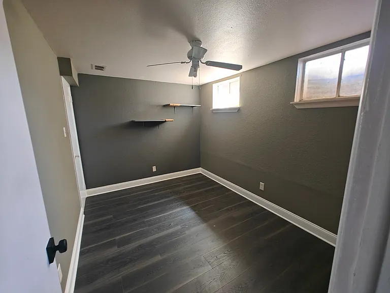 2534 Ivanhoe Dr — Photo 21