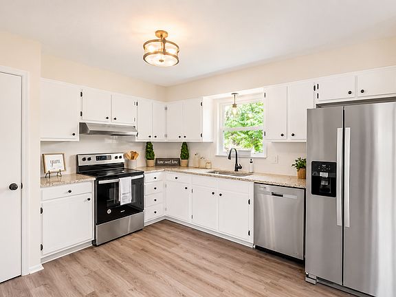 4th image of 4401 Genny Lynn Dr