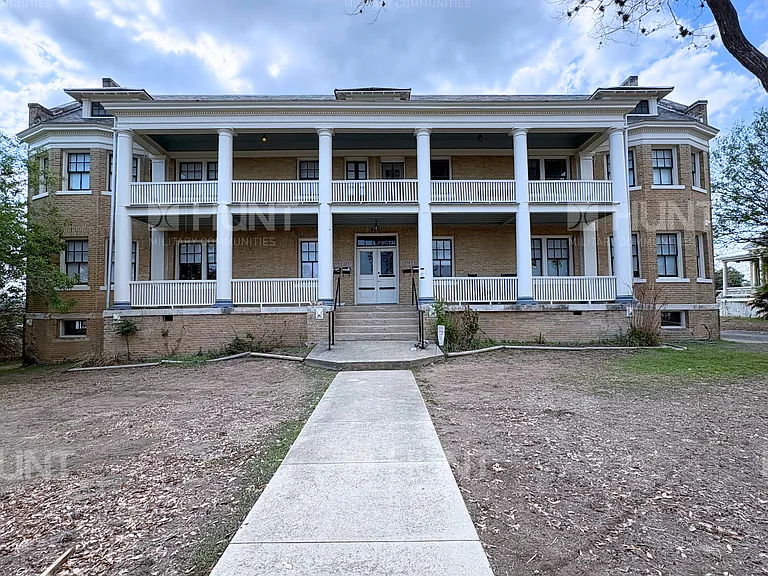 2279 Artillery Post Rd — Photo 1