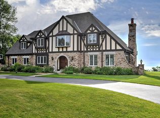 1090 Lake Shore Rd, Grafton, WI 53024