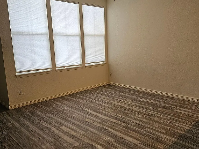 S Winnipeg Cir — Photo 12