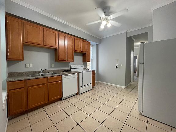 5th image of 1110 Mackay Pl