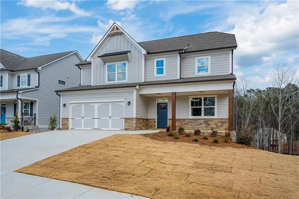 6 bed, 4.0 bath, 4867 sqft, $4,900 — Photo 3