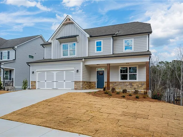 126 Spaulding Ln — Photo 3