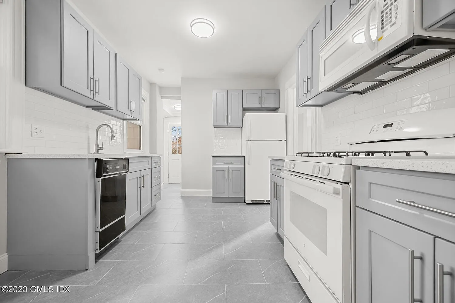 2 bed, 1.0 bath, 900 sqft, $3,950 — Photo 4