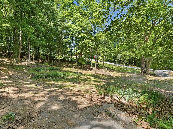 5th image of 137 Brooksview Rd