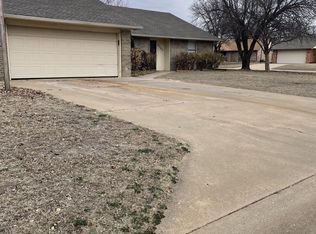 4202 Concord Pl, Enid, OK 73703