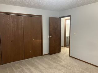 1218 3rd St NE APT 2, Mandan, ND 58554