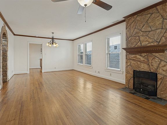 2nd image of 6324 Velasco Ave